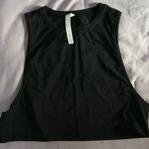 Muscle love crop tank black Lululemon NWT